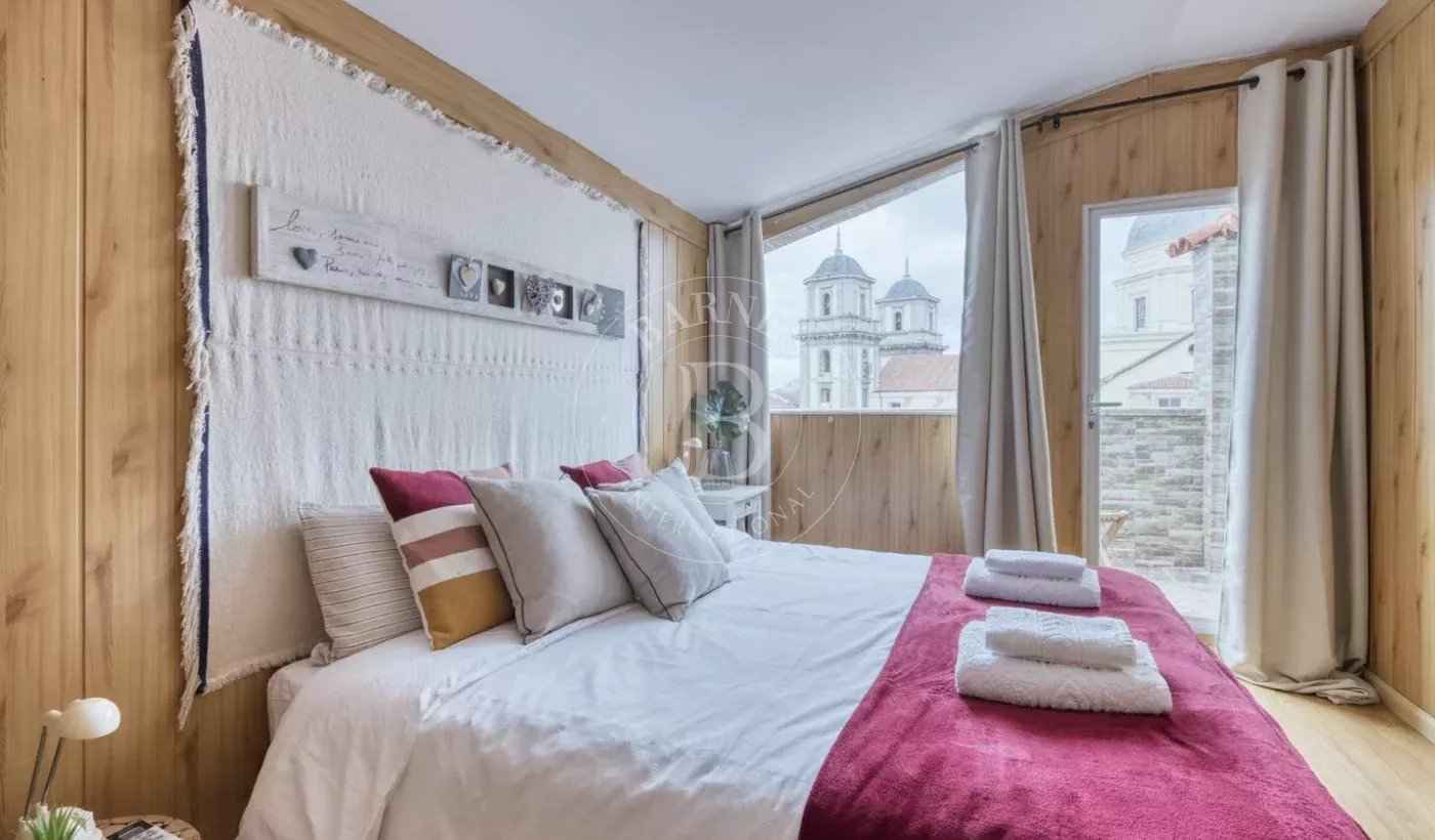 38bce376b13734bcb040817954a29c63 190a7182c5 1400 original - Attribut alt par défaut.