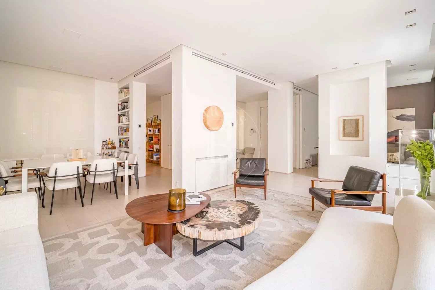 2051cbacbbb2d61a3eee839992256a2c 4d0e4a685e 1500 original - Translation missing: en.helpers.application.image_tag.default_alt