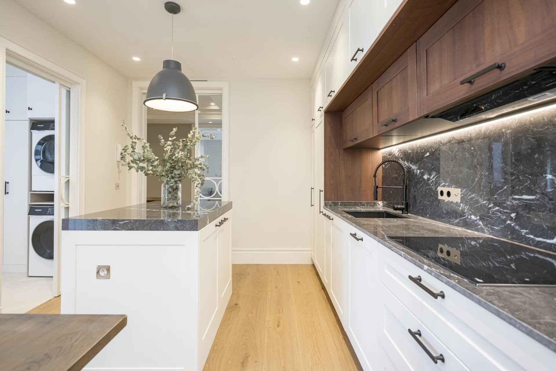 D98312b348df1cdc23d2e01500b14f53 faea7f8915 1920 original - Attribut alt par défaut.