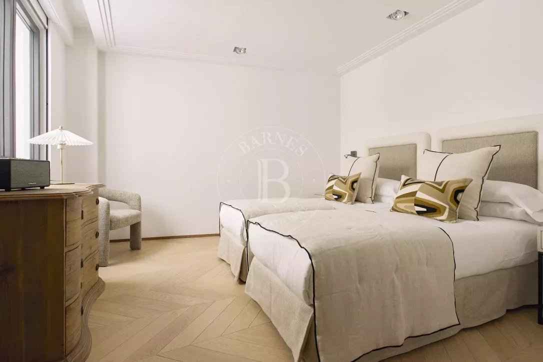 310584fc2266c0e5a24a4bfa9a45aa4c 99fa7cbf0a 1086 original - Attribut alt par défaut.