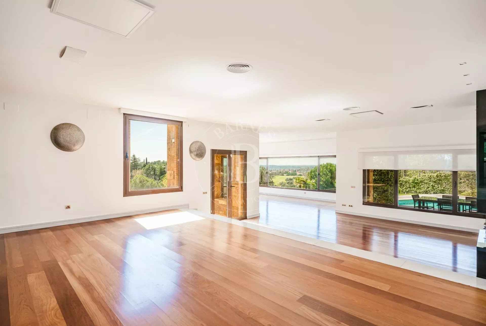 6cb5efa48972593582ead6bd6a2b5492 da19e3a95c 1920 original - Translation missing: en.helpers.application.image_tag.default_alt