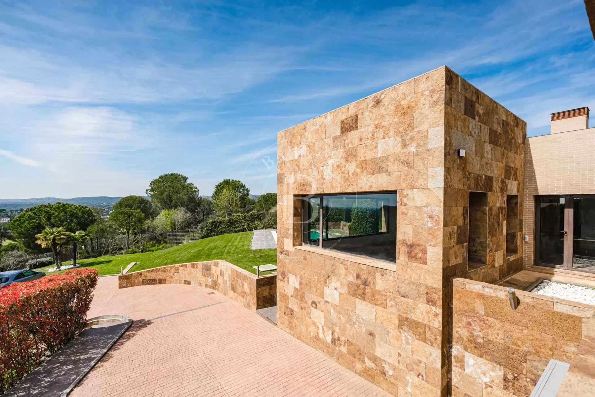 504d5a96b0936bc806299eee7b415feb 82585dd851 1920 original - Translation missing: en.helpers.application.image_tag.default_alt