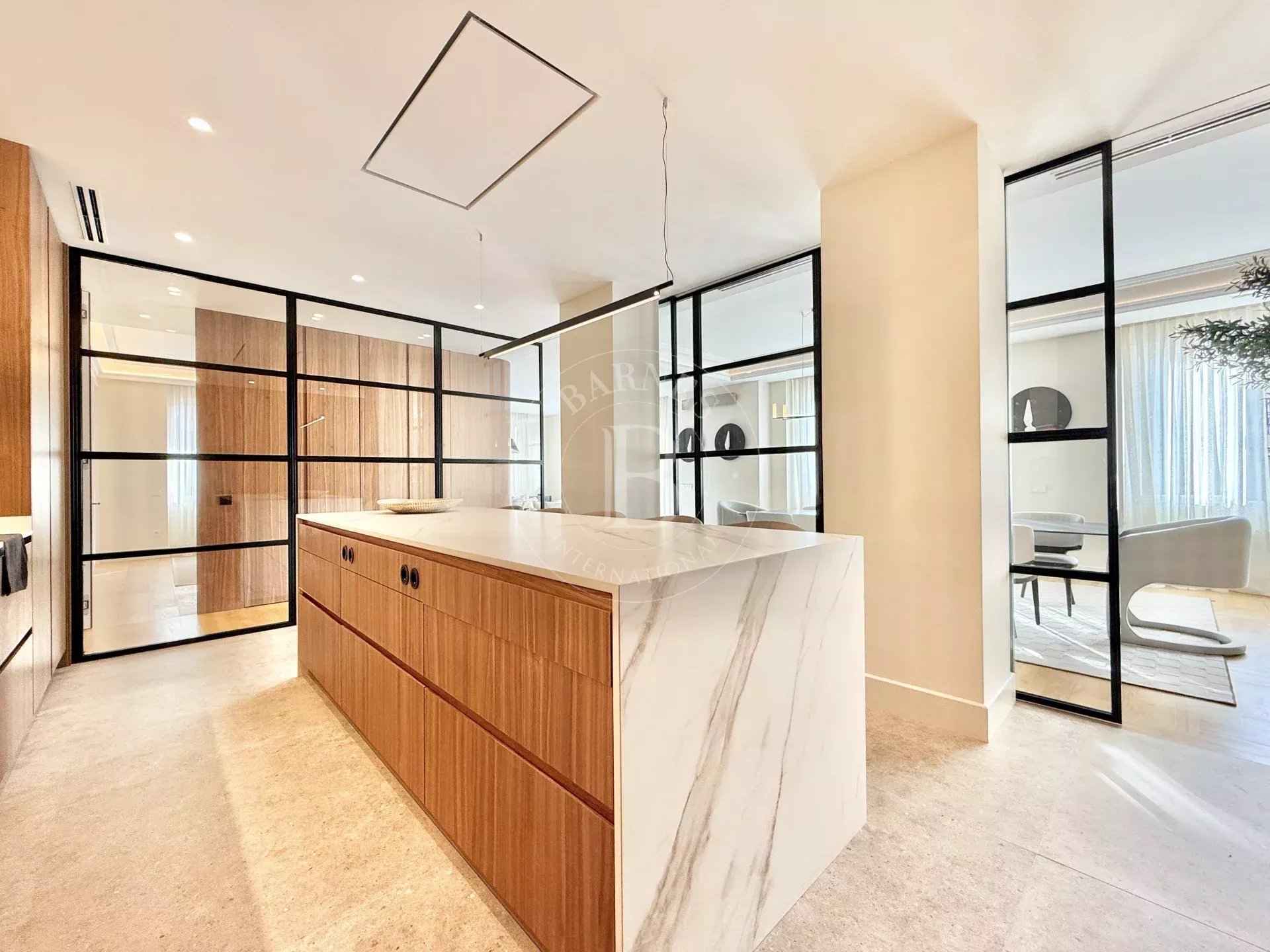 4a50b285c2423a1fb2534f4e6c4d4a12 0102e5108a 1920 original - Attribut alt par défaut.