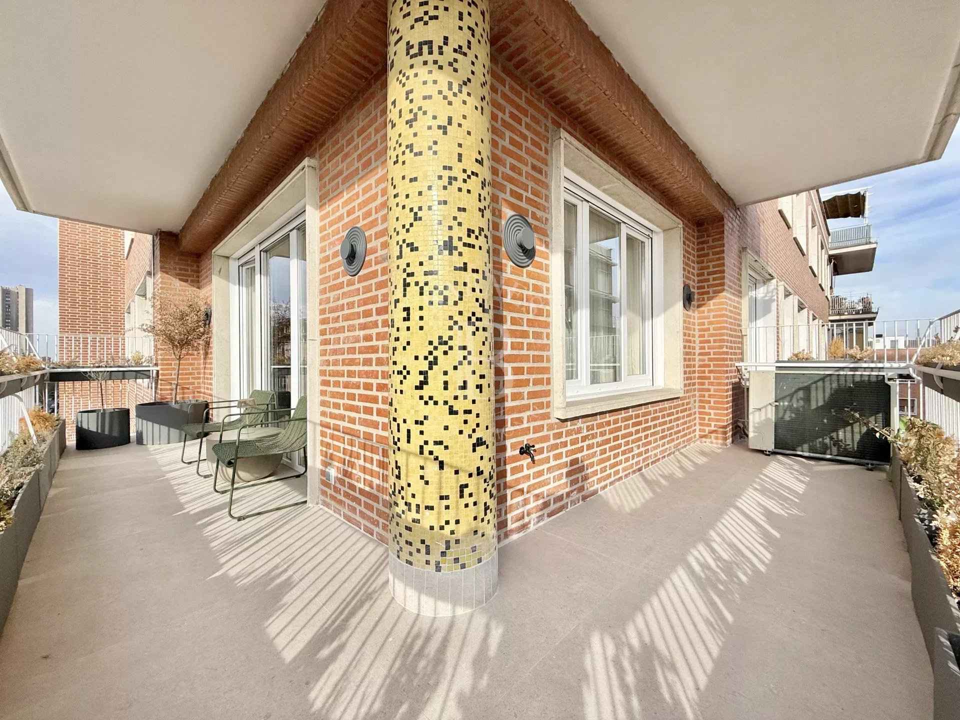 6f04f9b722360bc7eeb0348765ba1a8d b72928d710 1920 original - Attribut alt par défaut.