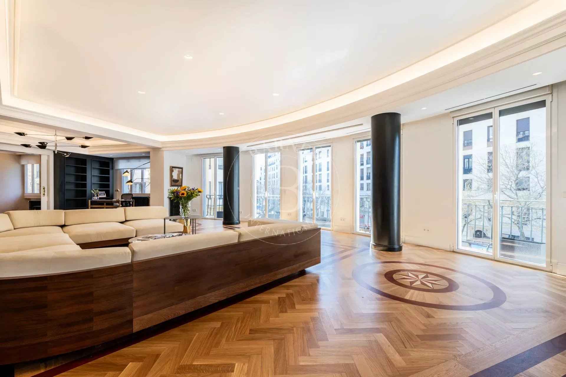 07dc11d323dbb4587ecd21ff43d2bf9a c3c29c712c 1920 original - Attribut alt par défaut.