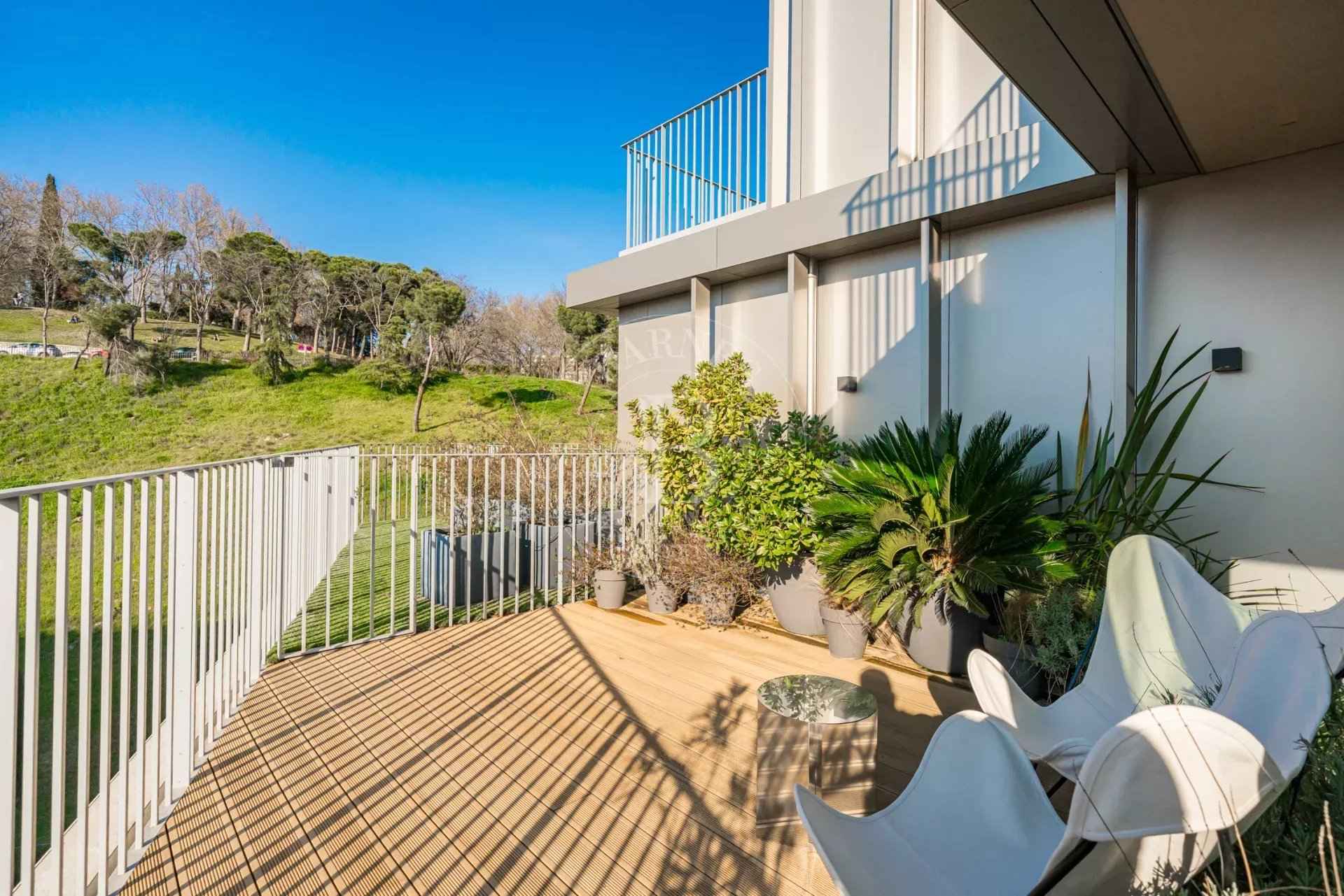 A3ae8240649cf4a1932374adec399577 a9d57e6154 1920 original - Attribut alt par défaut.