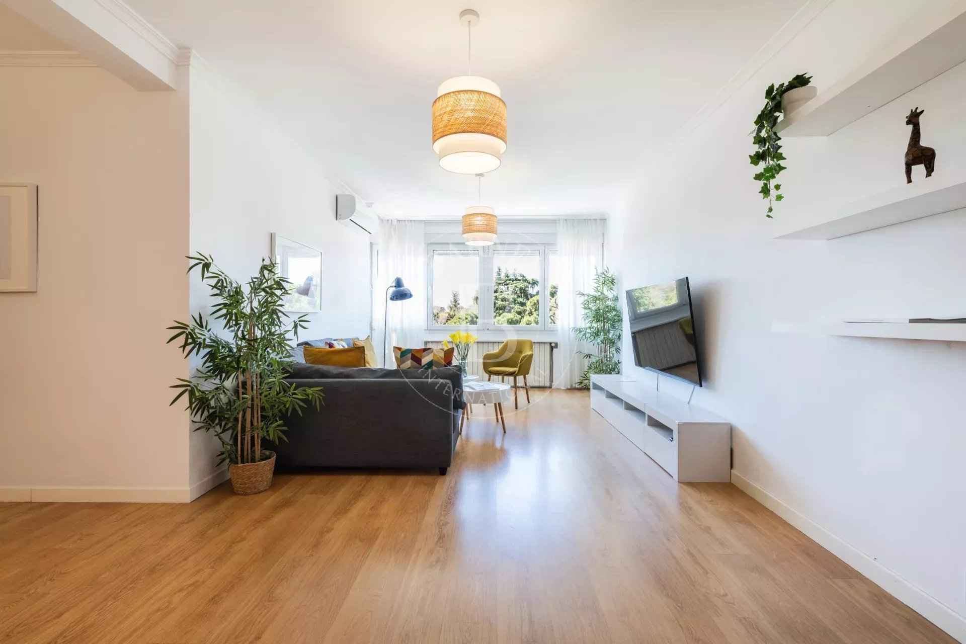 456a5c9ab37dd4b2f847170b17959bac da142384f6 1920 original - Attribut alt par défaut.