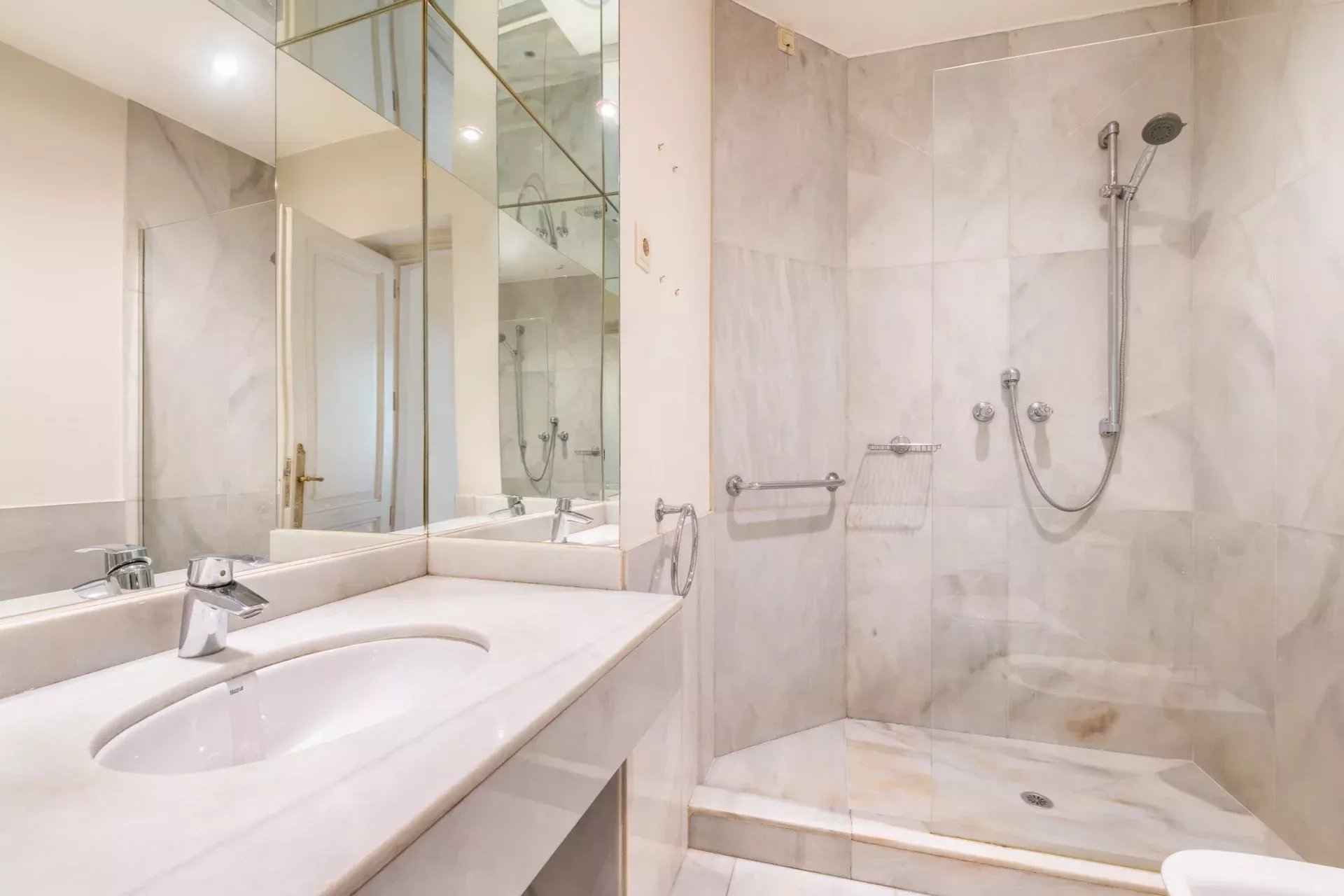 077198480e39611c28613278da9d9e62 c13363e43a 1920 original - Attribut alt par défaut.