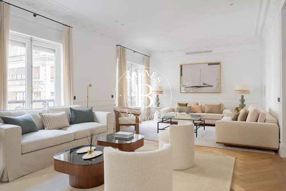 83e88ad5b0b338f86f07be8c22b42b30 853dcad236 1000 original - Attribut alt par défaut.