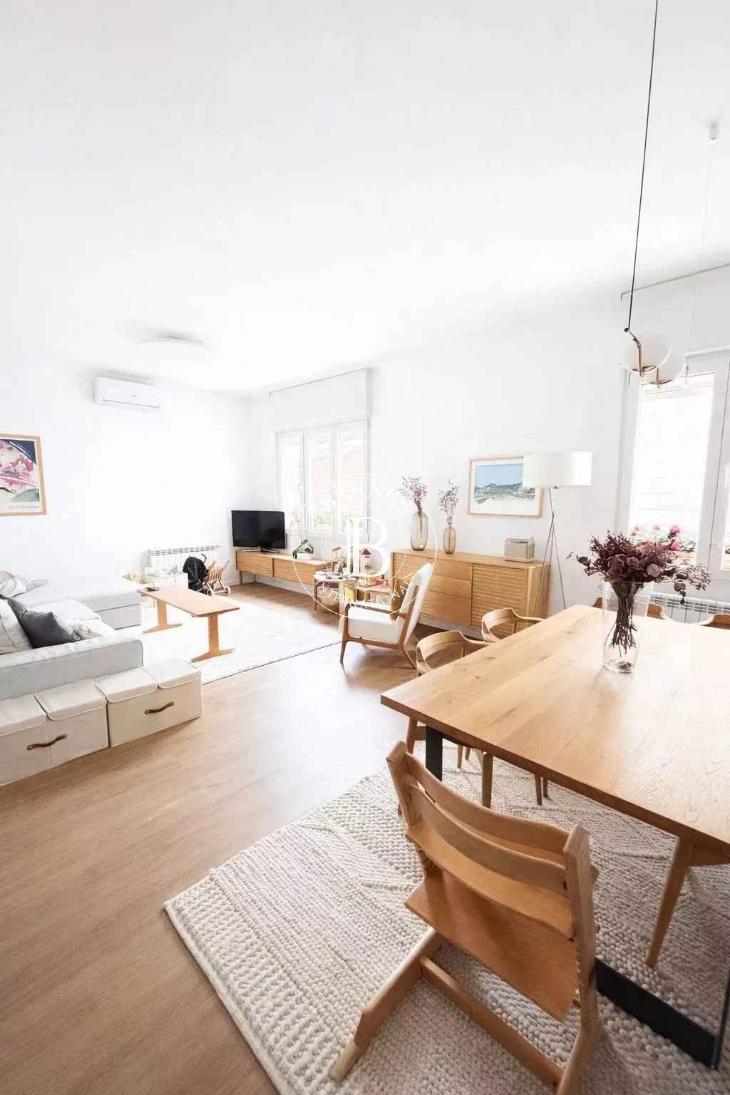 6287ad33ddeb070296f671c9541bd632 bcf7085988 1536 original - Attribut alt par défaut.