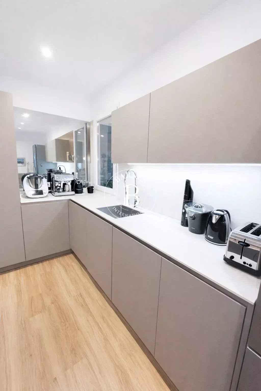 Fd7451aa0de1026e3064b61b228b0922 7025ac74d5 1536 original - Attribut alt par défaut.