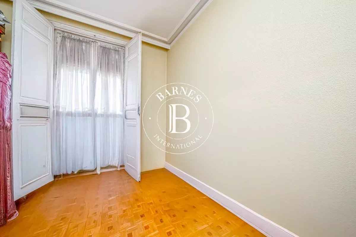 17418c4dba409c10bb4a4b9c5f317856 a10f4c80af 1200 original - Attribut alt par défaut.