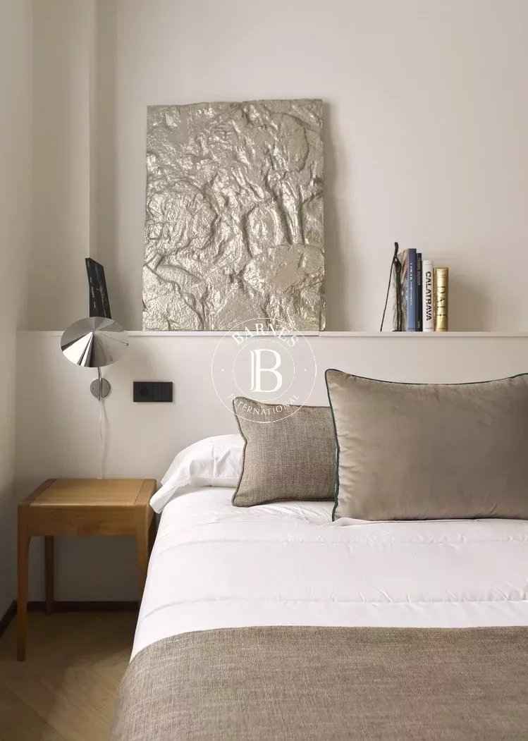 A1e329a438593ef185370d58afba0d54 358cb14776 1051 original - Attribut alt par défaut.