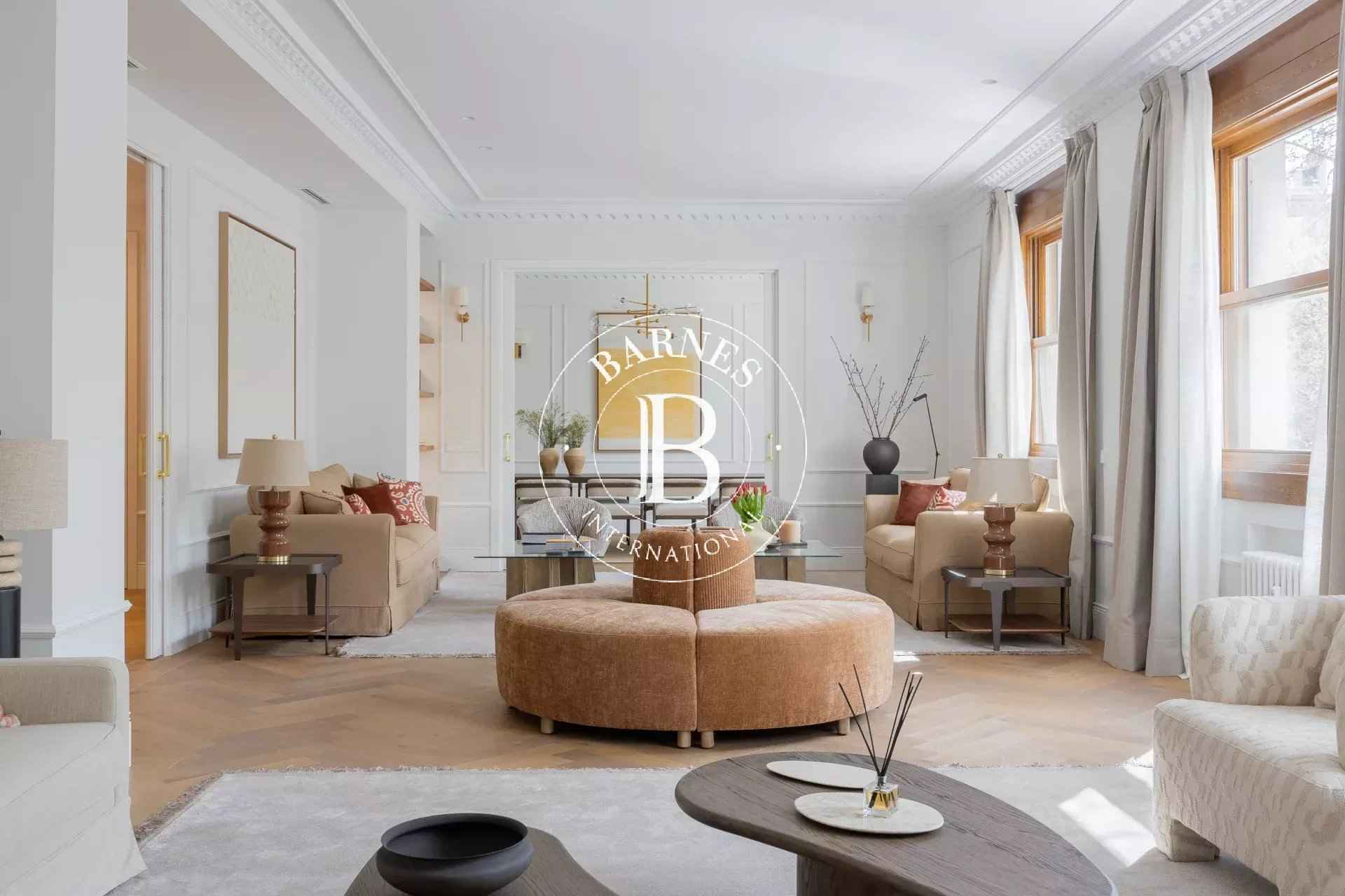 8eab0be352e54fcbee0ccb986d1e417b 5de63a4349 1920 original - Attribut alt par défaut.