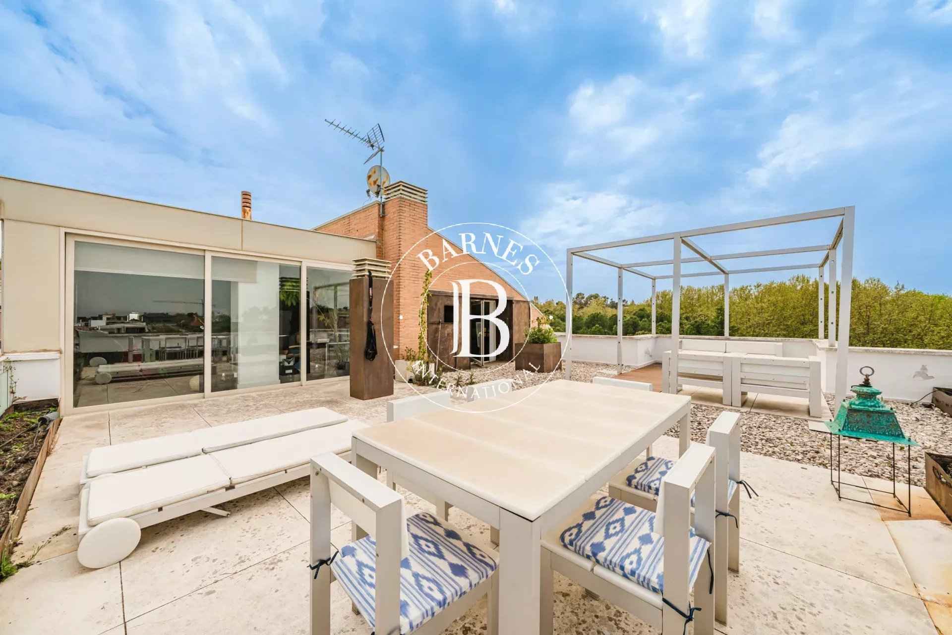 09f14fd2cc89d52af033e415f7008870 07a6b625db 1920 original - Attribut alt par défaut.