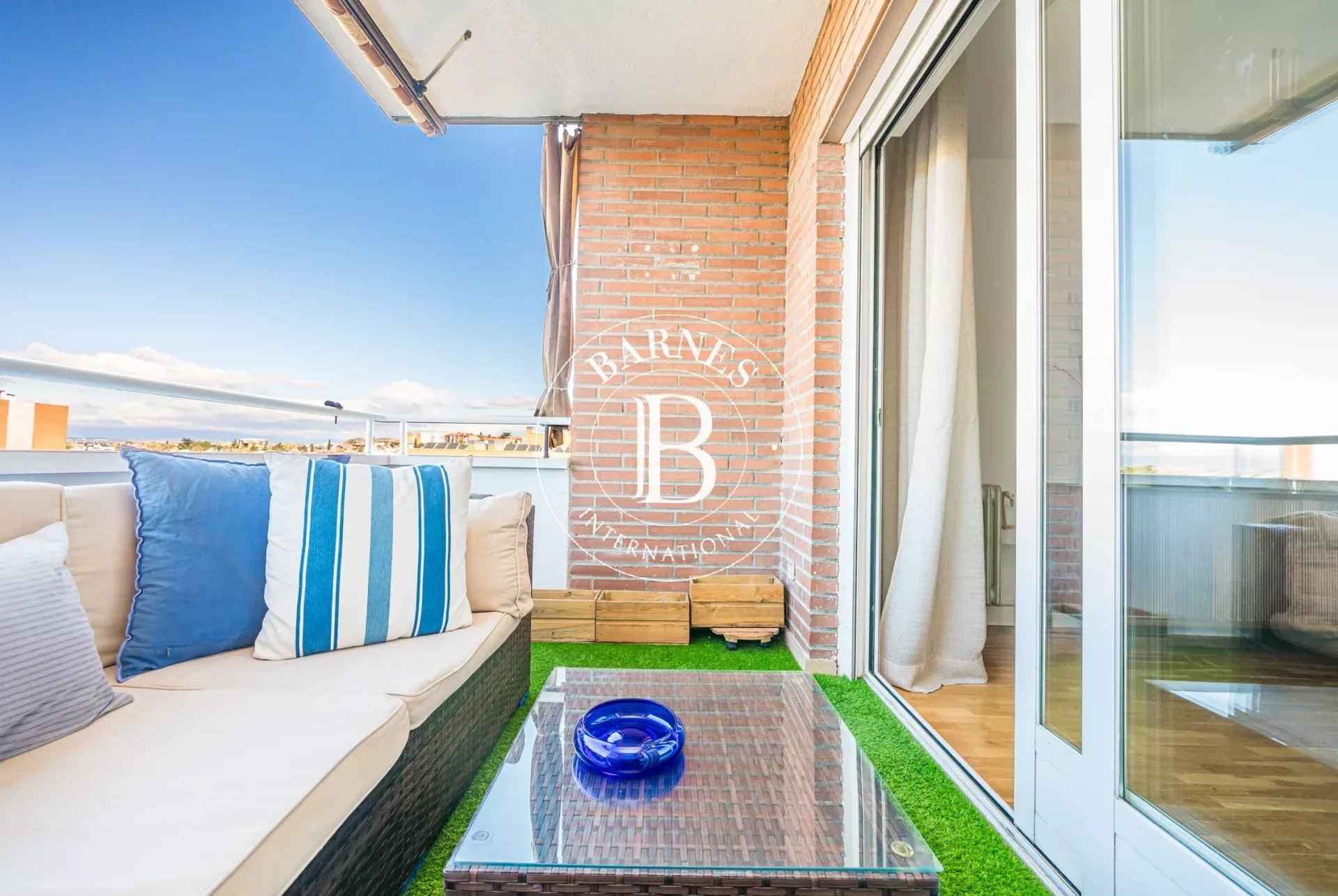 195d1983c309759173561e343aed649b 6400e3153c 1920 original - Attribut alt par défaut.