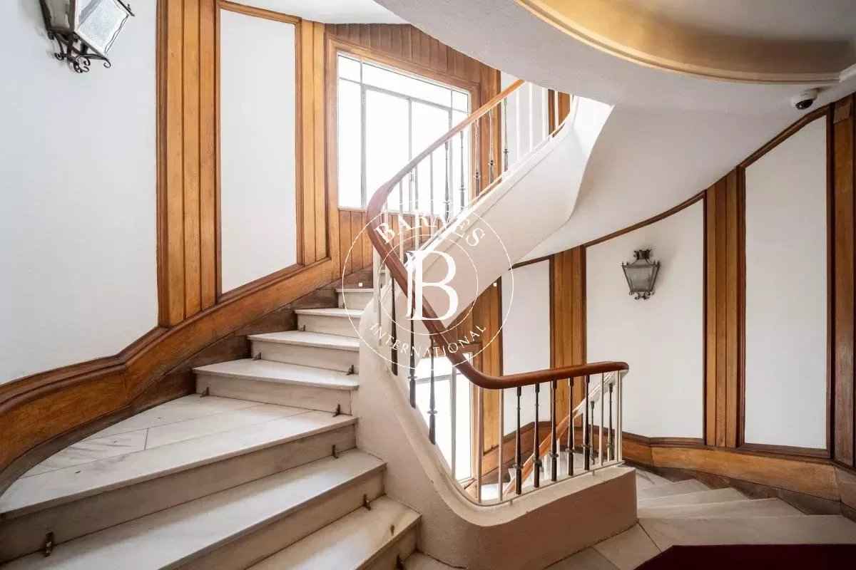 8917df010f04d759ae474975c97bbdf7 d167b635a0 1200 original - Attribut alt par défaut.