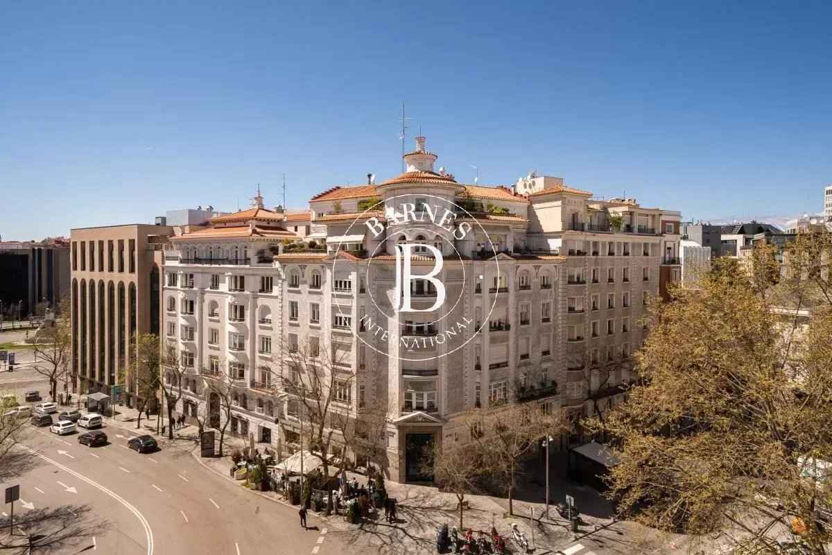 2f5aec384d14d536be2f13fef44a276e 7f2e677e60 1200 original - Attribut alt par défaut.