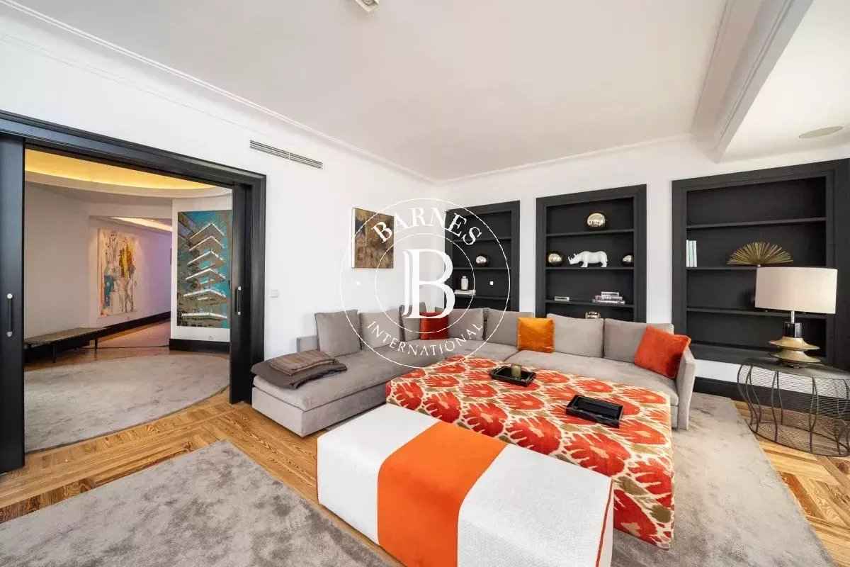 497c8dcdb12c76b097afd8c5b37b9b2b 75f8567980 1200 original - Attribut alt par défaut.