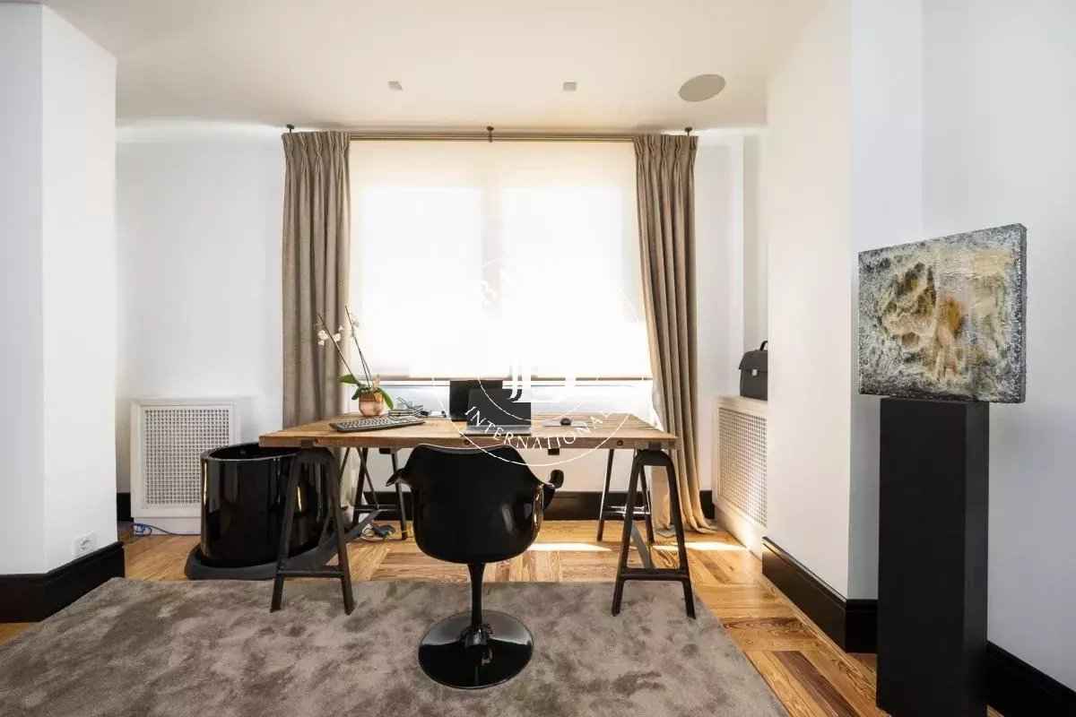 3b9026ab79c5e2e208c323db3a3d6e1c 600bee0f55 1200 original - Attribut alt par défaut.