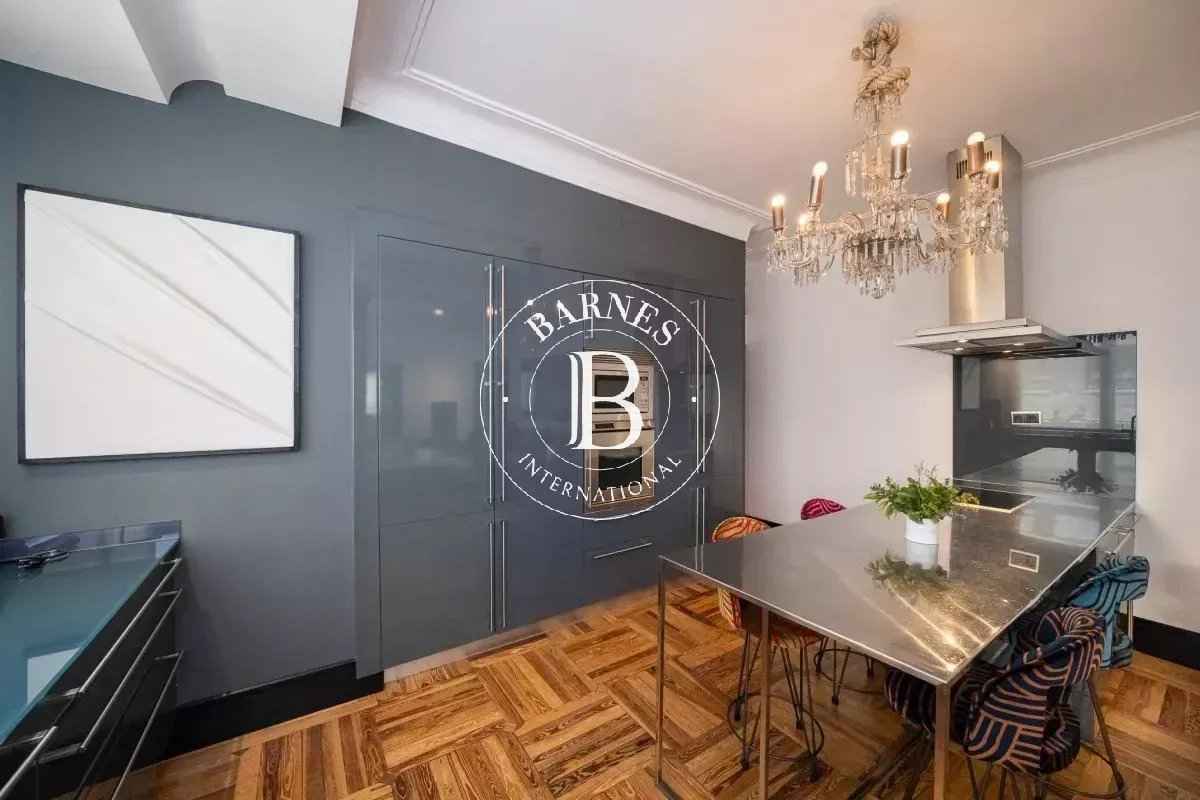 5499eb379c09253281f327c8166d16d9 8a851d4b0f 1200 original - Attribut alt par défaut.