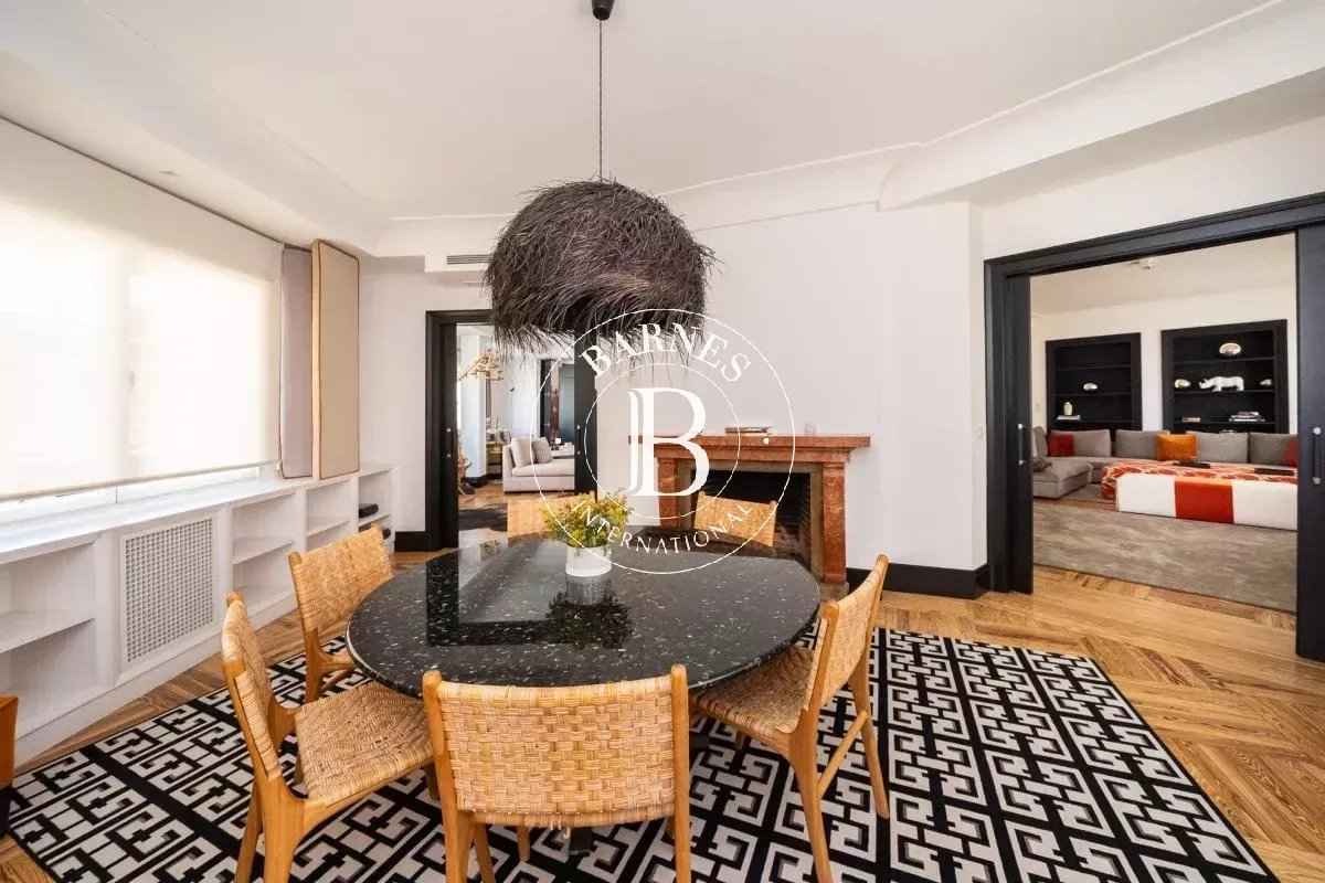 57a940b5e72b403e773cdd93dfa00211 6320601f35 1200 original - Attribut alt par défaut.