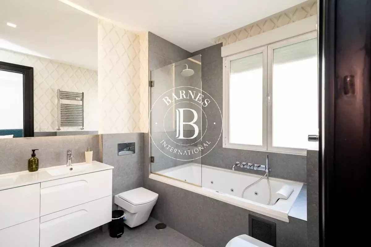 6e1a9f03a19fa0e3bfb8ec9a5ec2216a 444ddac2a6 1200 original - Attribut alt par défaut.