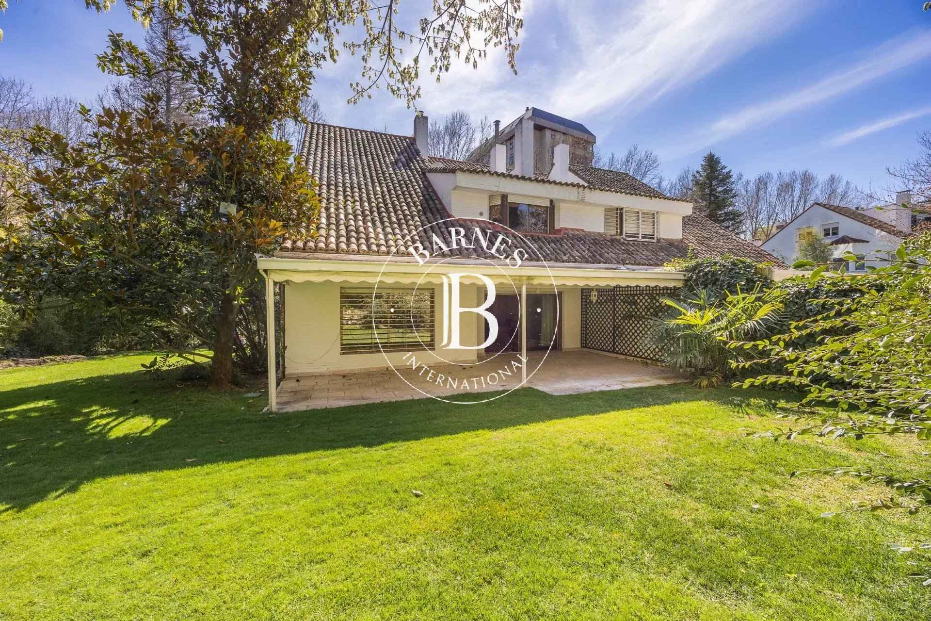 37ae1ca1f7272052d629643dfd5fcd61 bab39e9f93 1920 original - Attribut alt par défaut.