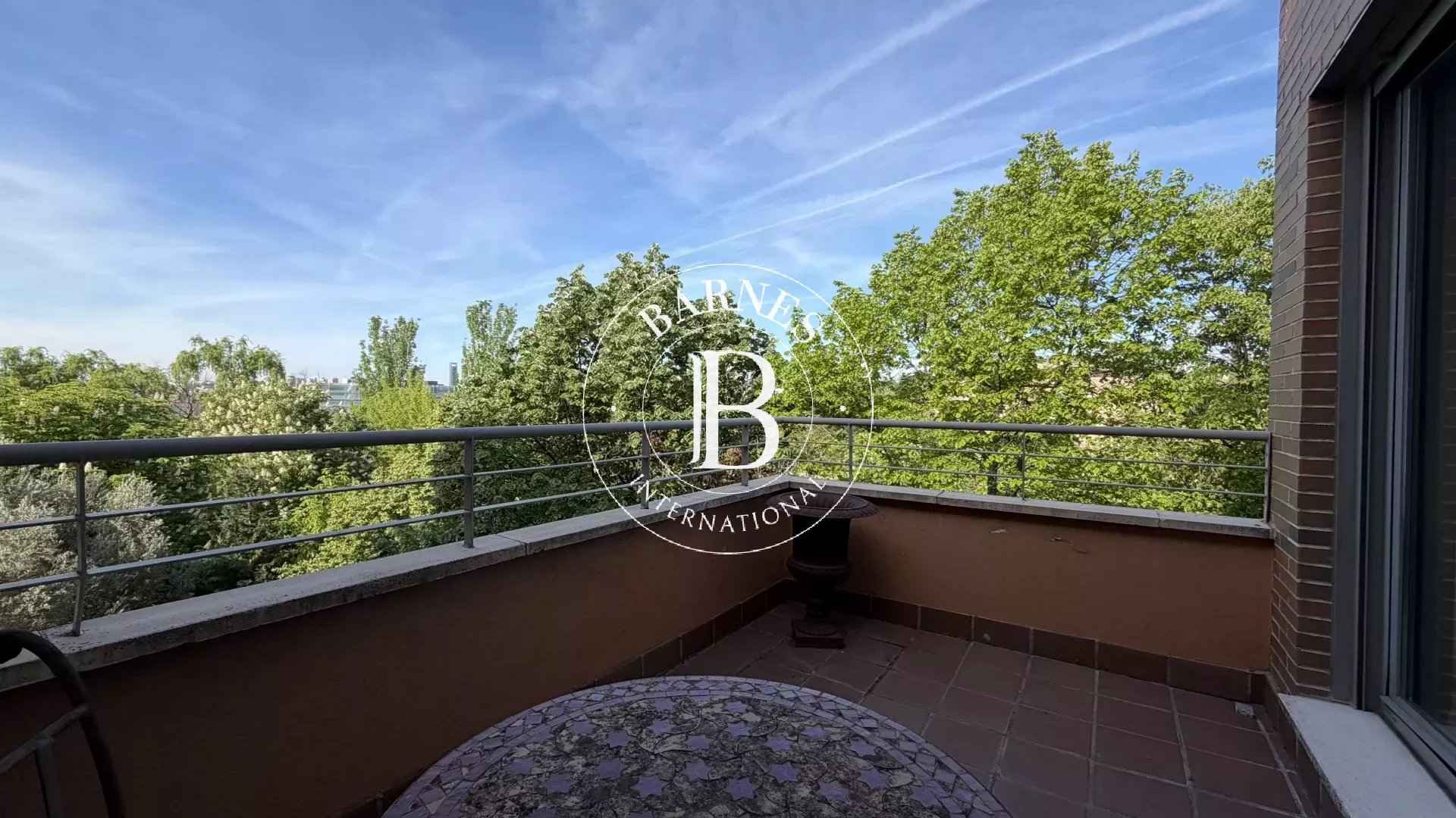 E7f79016bd228ea18c9fb553e74a3701 792bb0b37c 1920 original - Attribut alt par défaut.