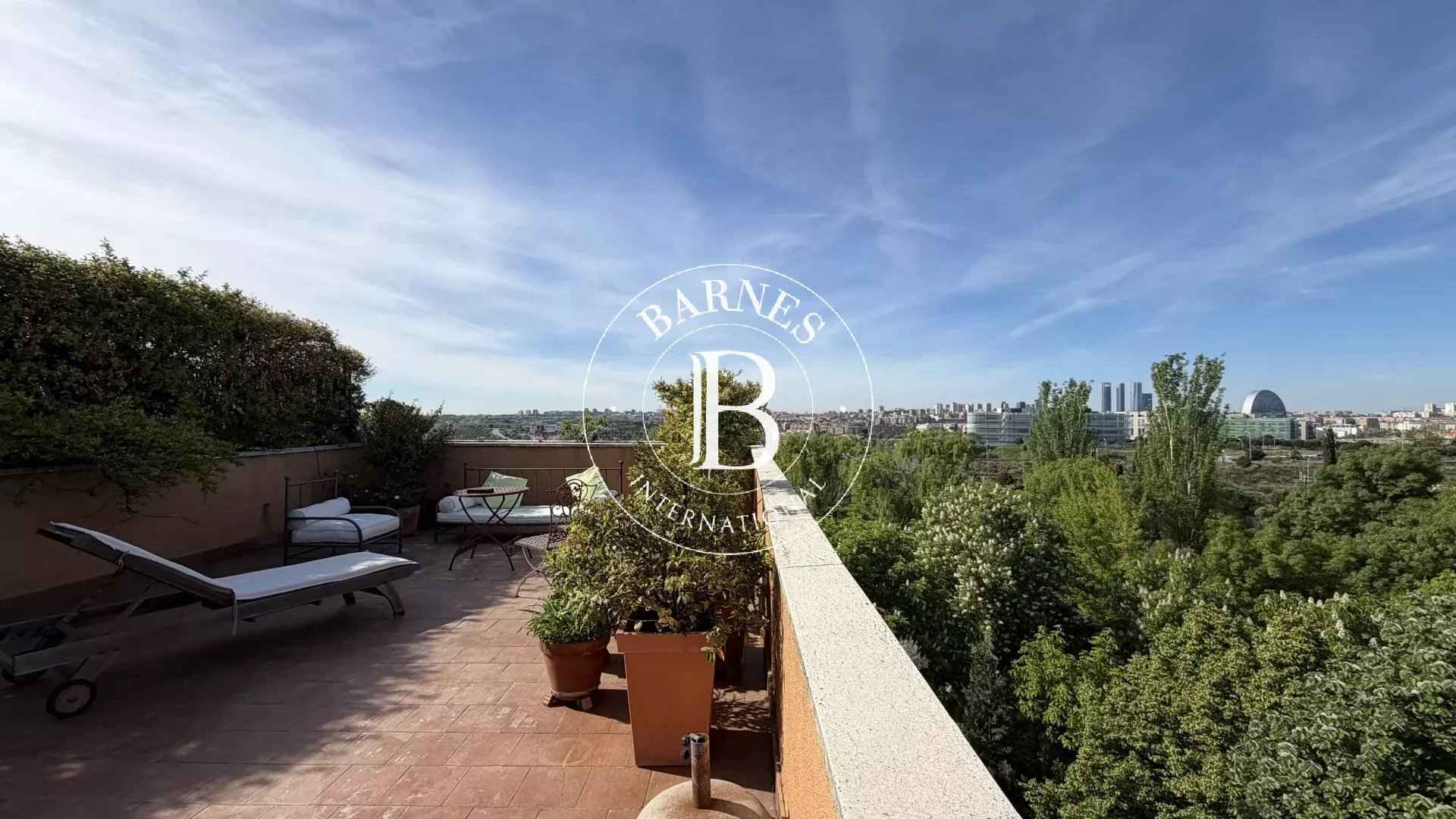 E1256d9f90fad52b0df8a1904204c4b6 c098159467 1920 original - Attribut alt par défaut.