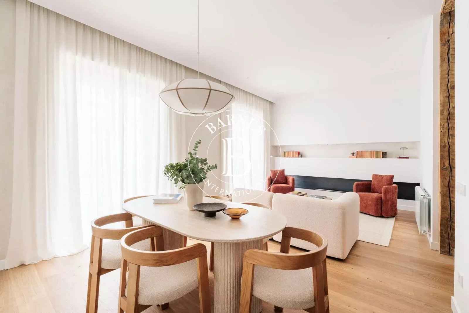 292d2e31f8ab4090fed7c4527ddd6bce 70199737ab 1600 original - Attribut alt par défaut.