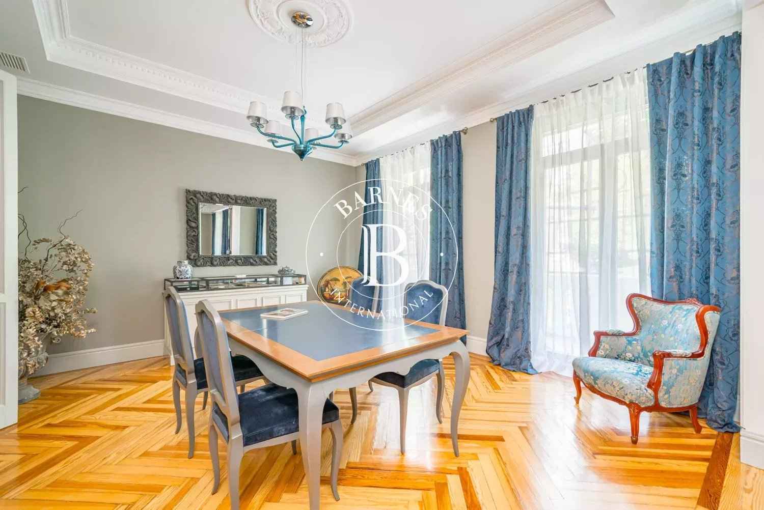 A88992122b62881f9a48081324a88a21 ee96851f1d 1500 original - Attribut alt par défaut.