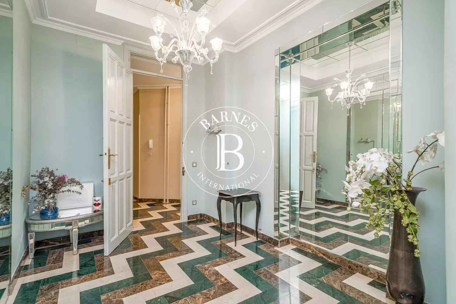 292589869494f5fd27c8c7913d0d240c 00a1b8192b 1500 original - Attribut alt par défaut.