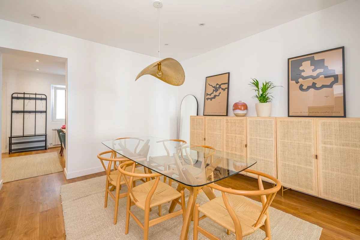 61c3a85483bbe12137de779140bd8cc7 81d50ec56f 1200 original - Attribut alt par défaut.