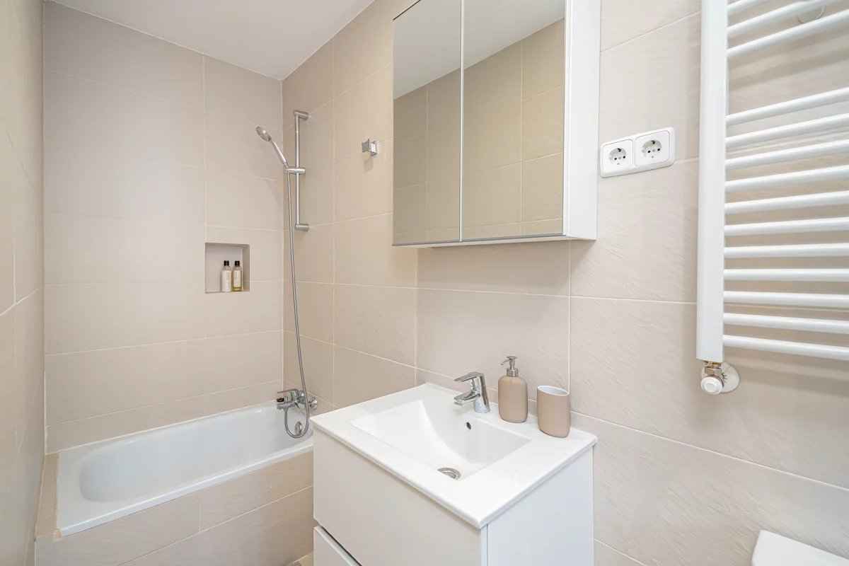 C3845bab0fbbfcb5b4d3d4d82f5cac68 b9a4d1cadd 1200 original - Attribut alt par défaut.