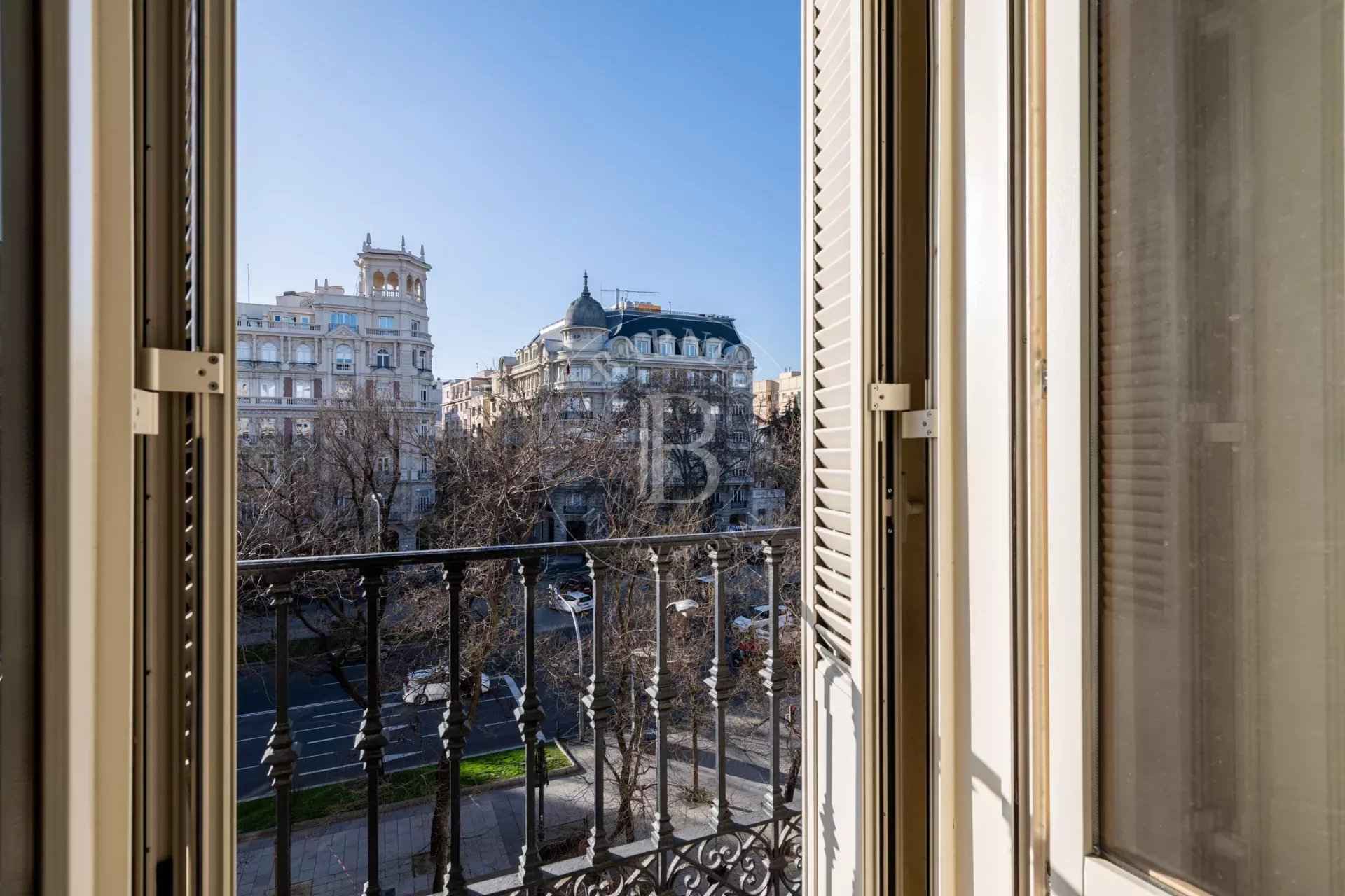 8b941f93db17fbf834e1a7d3813c1e91 87ba4d50a4 1920 original - Attribut alt par défaut.