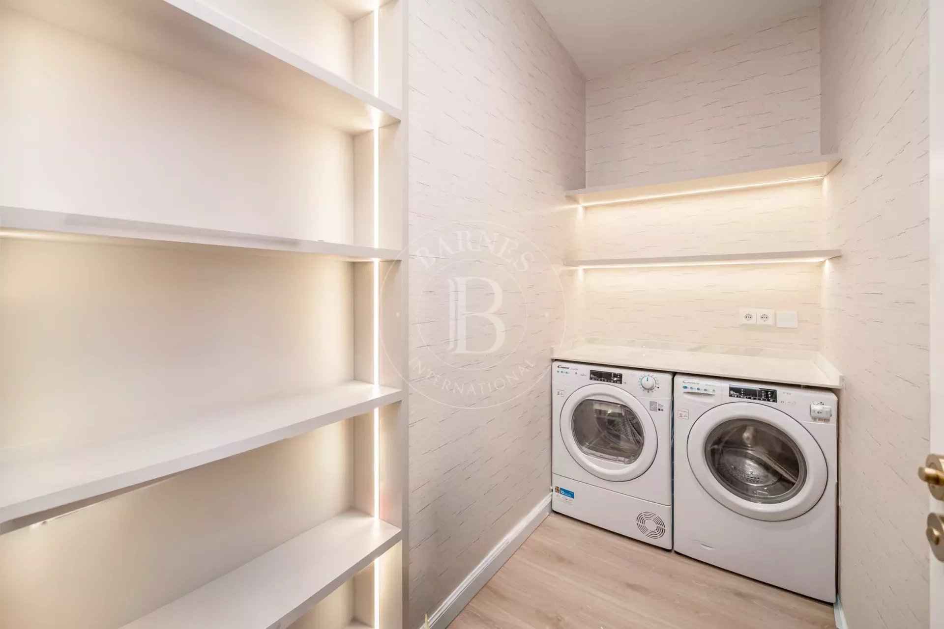 A9ef49d92fa57acee6090e862606b596 7c79410b29 1920 original - Attribut alt par défaut.