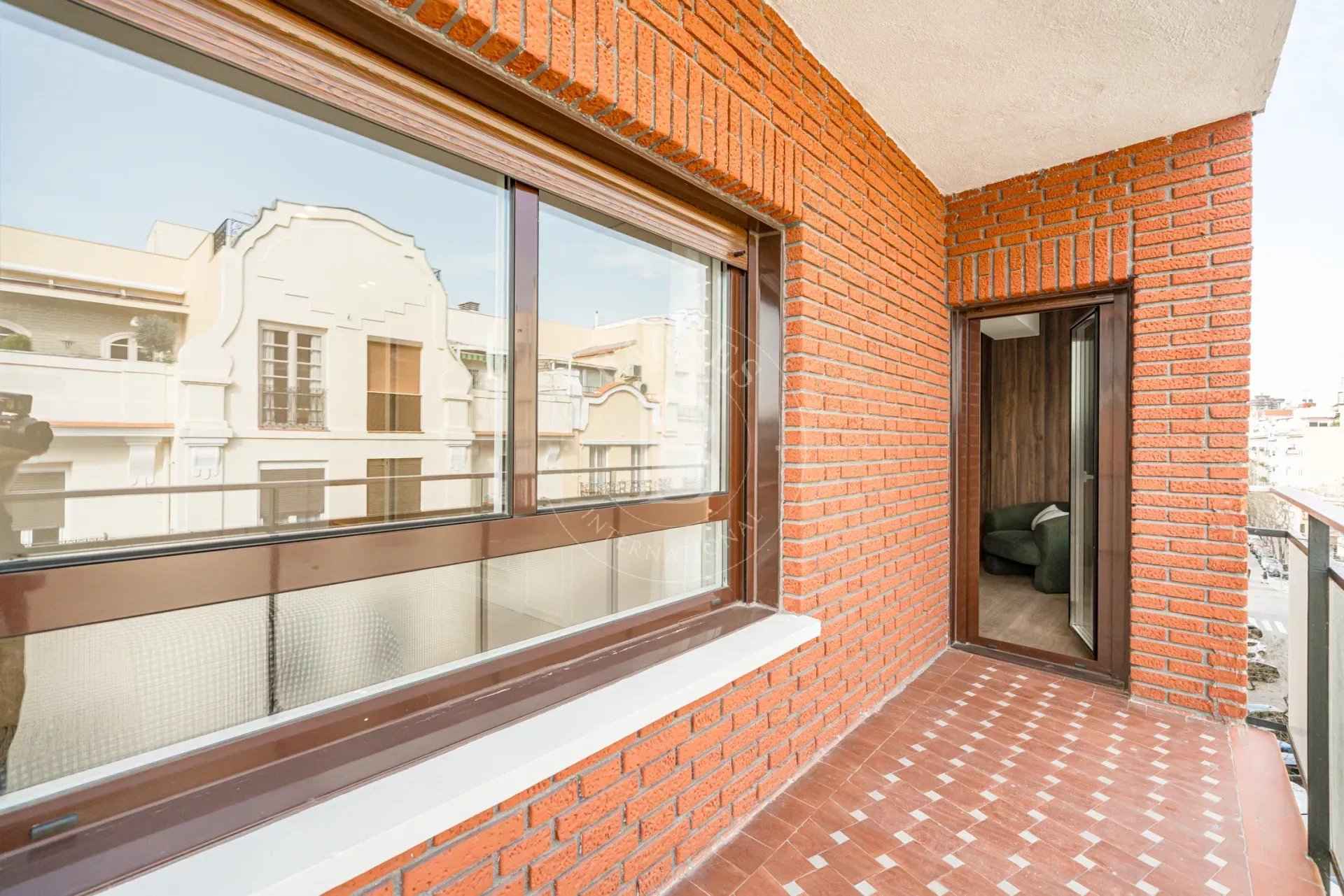 55c785de6d3bd08a8f48dd82282c3499 684a572d1d 1920 original - Attribut alt par défaut.