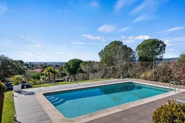 22e89a59c82a855ccb187ac45eab6a47 28a68f9372 600 original - Attribut alt par défaut.