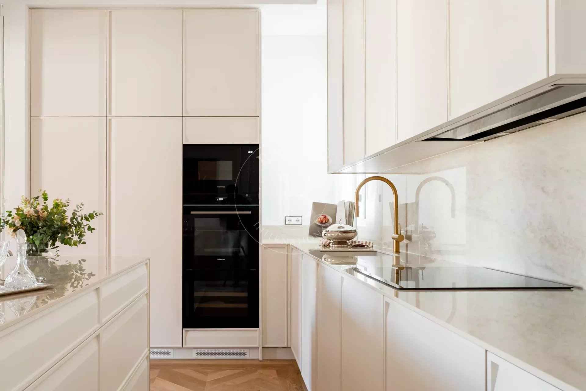 0145abd20ea57e2a9b79aab50c0ffe1f fe9cc5decc 1920 original - Translation missing: en.helpers.application.image_tag.default_alt