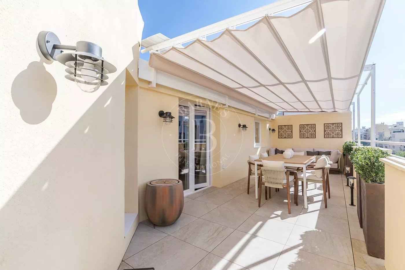 E52e41e4be92d86c713ea8ac7d211582 9cd2baff18 1400 original - Attribut alt par défaut.