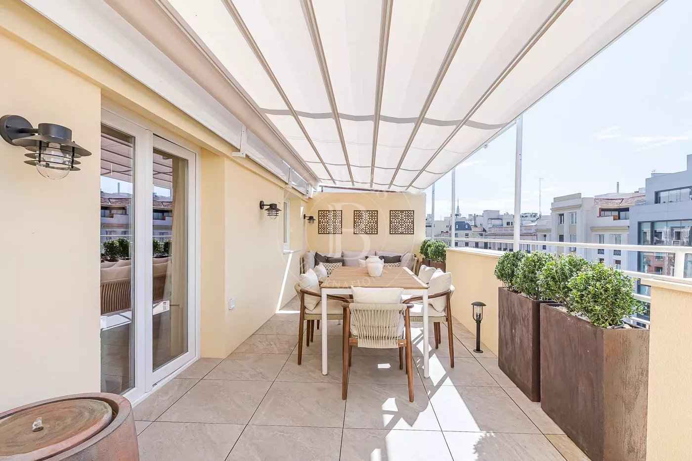 52db68c1eb387aa5ec9961806db6bd9e 9bdeb67c9c 1400 original - Attribut alt par défaut.