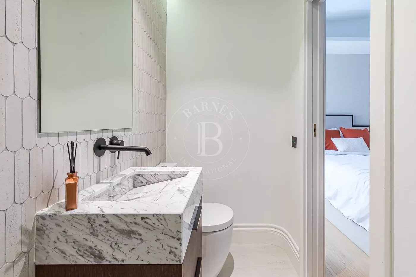 9331e19aced1d2bac7c9e342bd1417b5 3cc637e991 1400 original - Attribut alt par défaut.