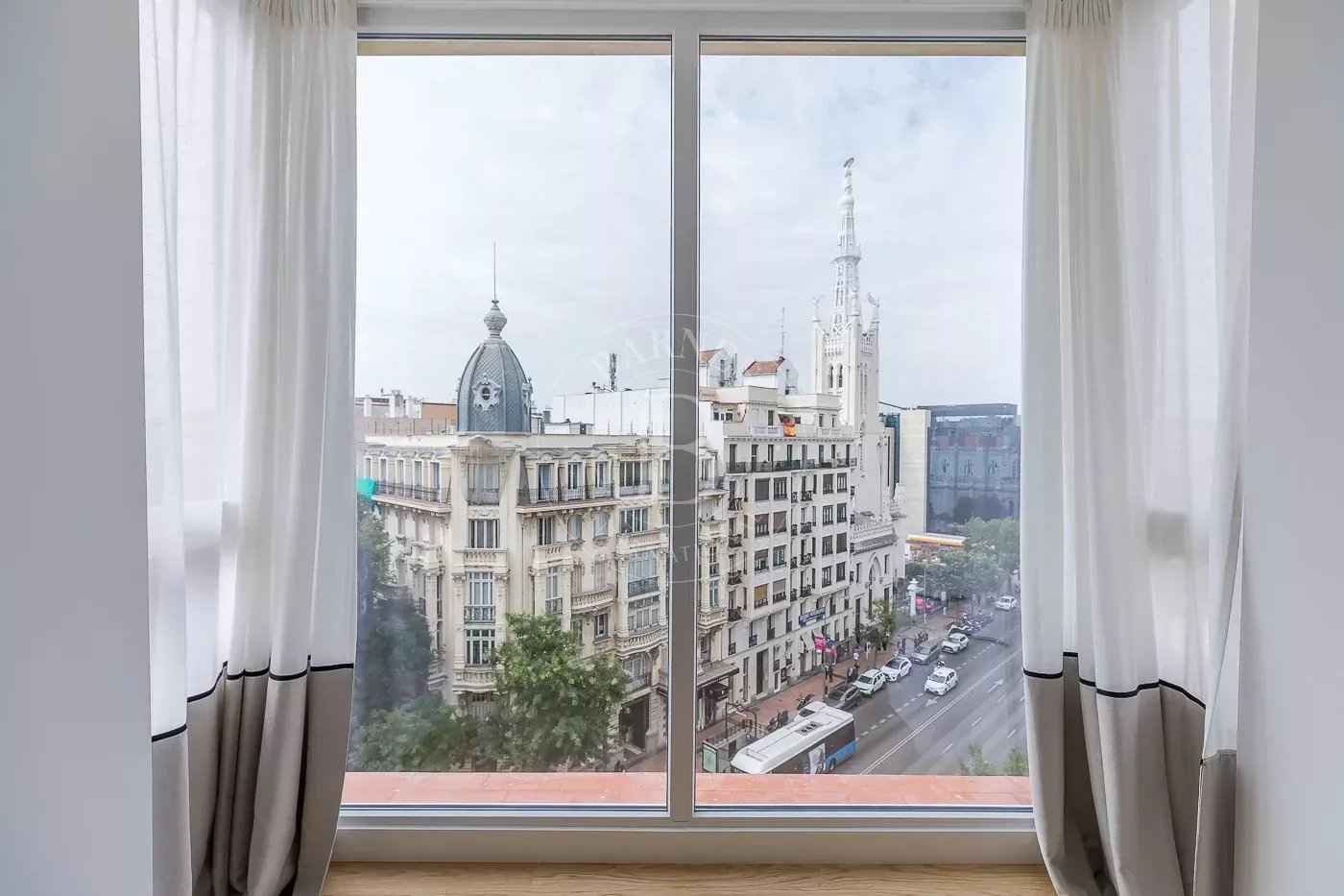 2d0f84b934d552c77f4fa40a1a3fe141 1f6aea3515 1400 original - Attribut alt par défaut.