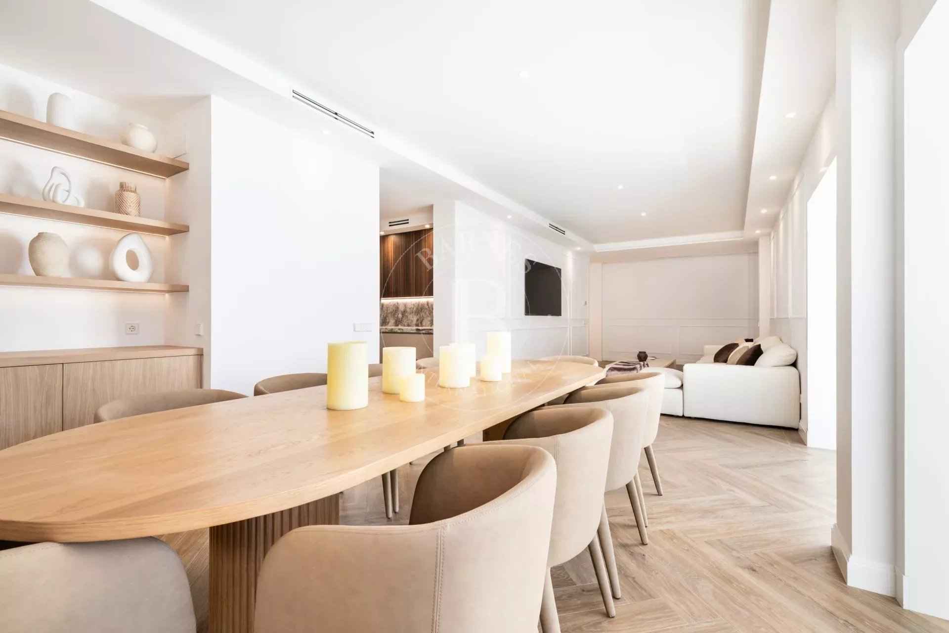 Abbfbab1b97727d08acbbf3ea4d3a716 8eff115eda 1920 original - Attribut alt par défaut.