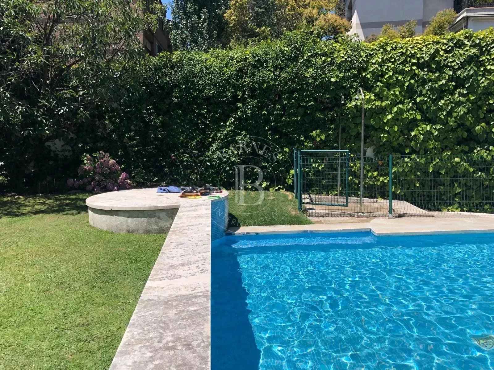 Becbb645dc7f0a5475938c19a5f5b026 9d815d6c61 1600 original - Attribut alt par défaut.