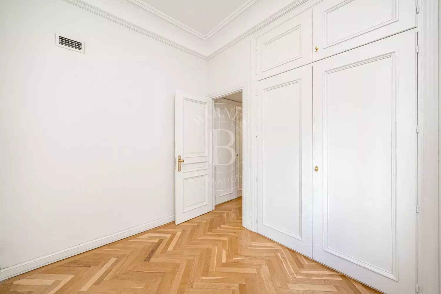 8ece8c75c126b7d3ef749a3661cd1f84 e44ac04318 1500 original - Attribut alt par défaut.