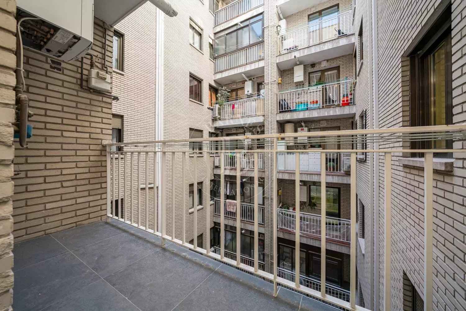 9377dd9908caf47e6cedf3ea3bc98da1 7ff2950a77 1500 original - Attribut alt par défaut.