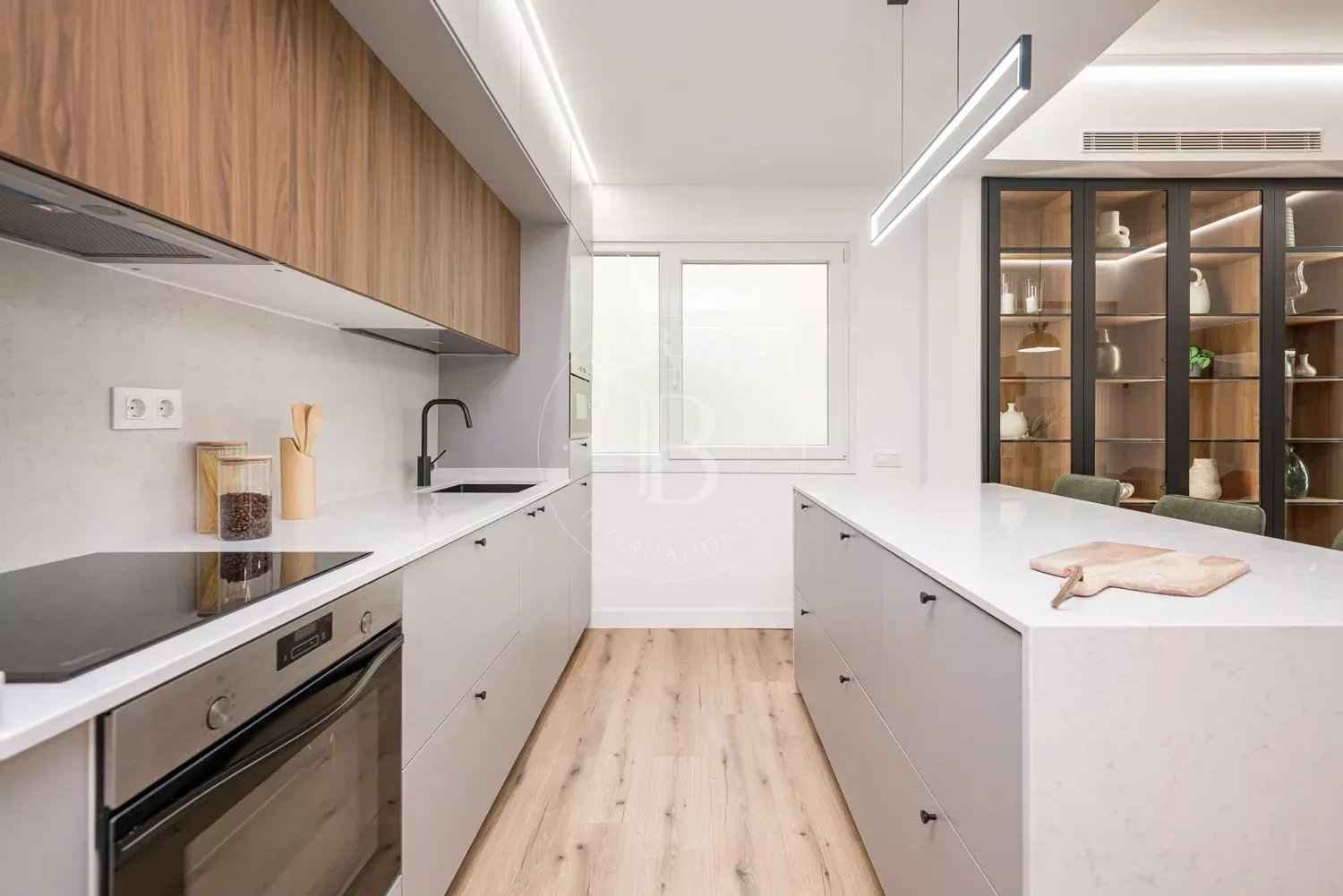 24dec057c546b71b22f653375d272365 4d19495a9b 1500 original - Translation missing: en.helpers.application.image_tag.default_alt