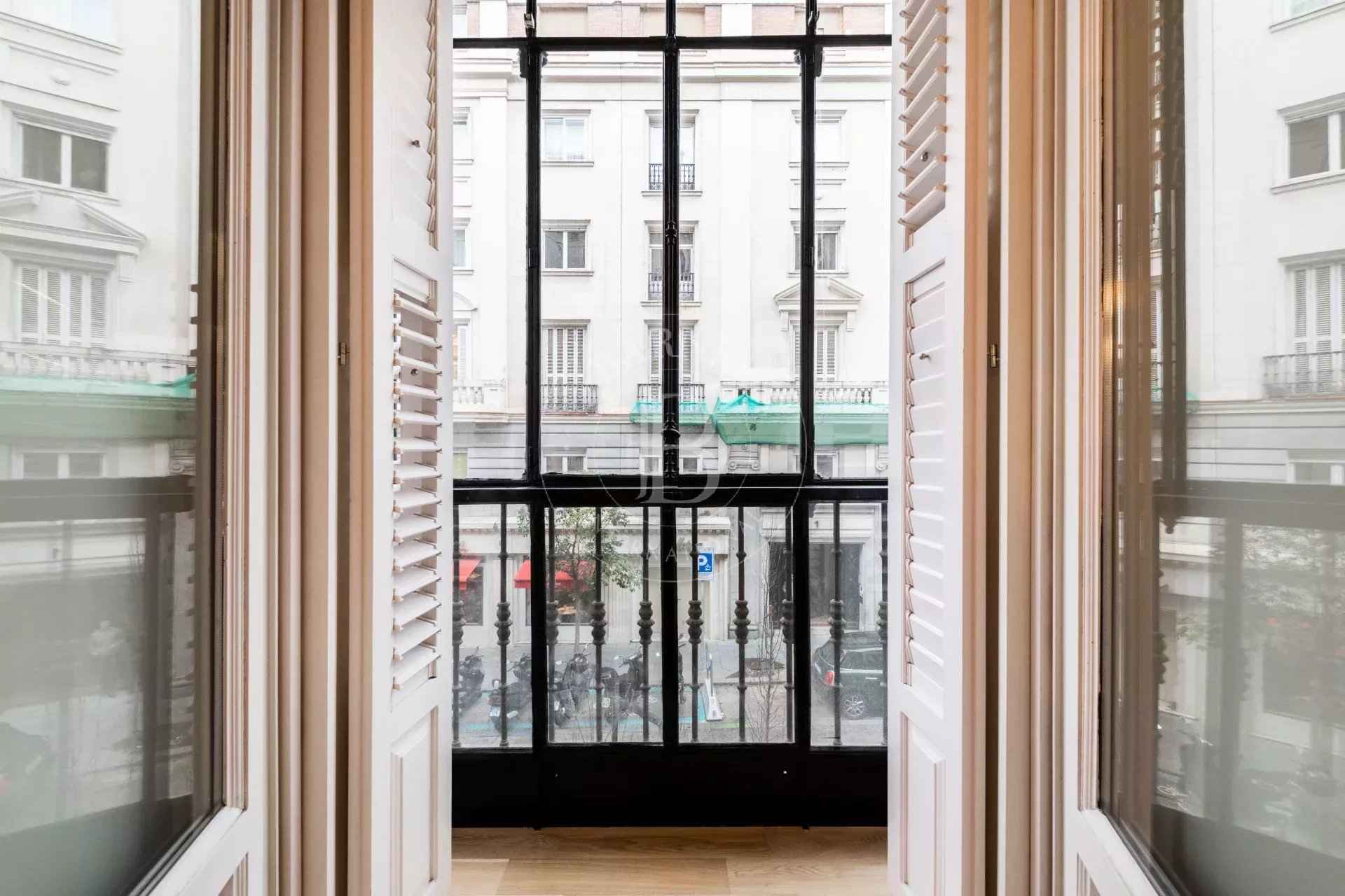 B63ab56e5489a79bfcacc6b5df799459 fe3e38fd47 1920 original - Attribut alt par défaut.